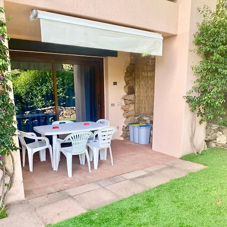 With Pool And In Ξενοδοχείο με διαμερίσματα Porto Rotondo