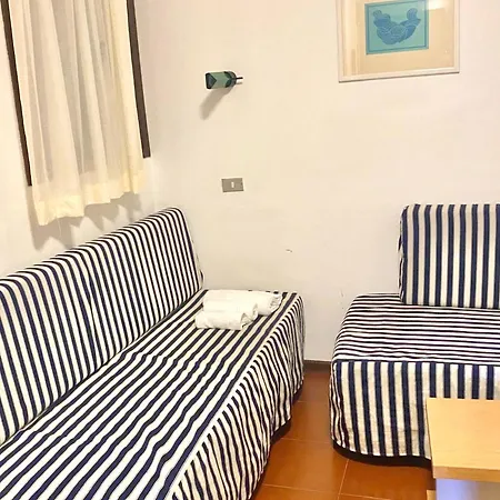 公寓式酒店 With Pool And In 3*
