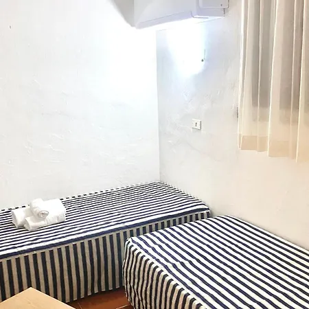 公寓式酒店 With Pool And In 罗通多港